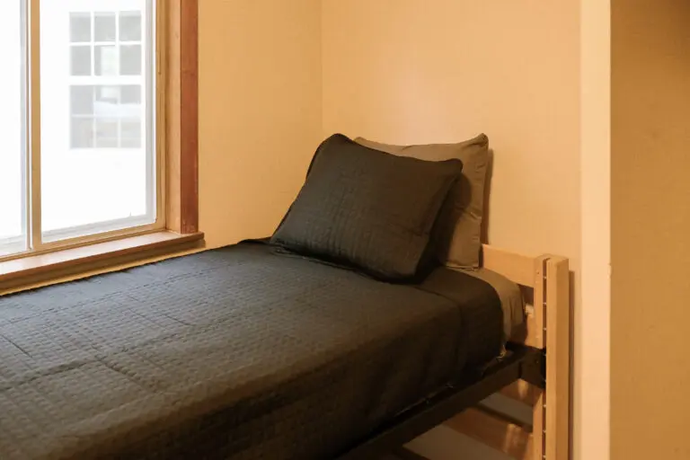 Bedroom 2 has 2 twin beds