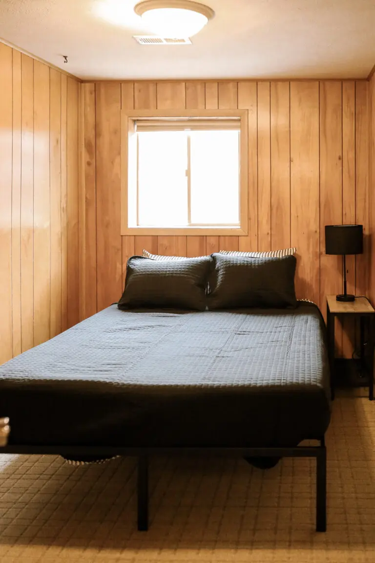 Bedroom 2 with Queen bed